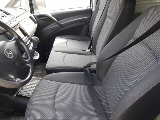 Белый Мерседес Вито, объемом двигателя 2.2 л и пробегом 250 тыс. км за 6900 $, фото 6 на Automoto.ua