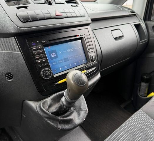 Белый Мерседес Вито, объемом двигателя 2.2 л и пробегом 240 тыс. км за 2450 $, фото 6 на Automoto.ua