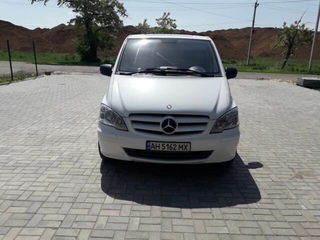 Белый Мерседес Вито, объемом двигателя 2.2 л и пробегом 250 тыс. км за 6900 $, фото 2 на Automoto.ua