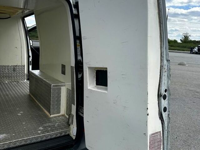 Белый Мерседес Вито, объемом двигателя 2.1 л и пробегом 320 тыс. км за 10470 $, фото 1 на Automoto.ua