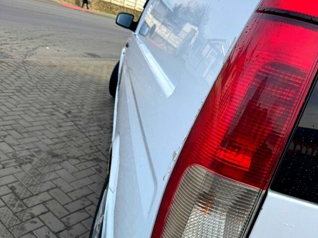 Белый Мерседес Вито, объемом двигателя 3 л и пробегом 0 тыс. км за 13950 $, фото 4 на Automoto.ua