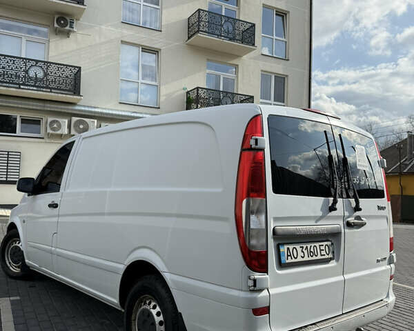 Белый Мерседес Вито, объемом двигателя 2.14 л и пробегом 206 тыс. км за 8500 $, фото 1 на Automoto.ua