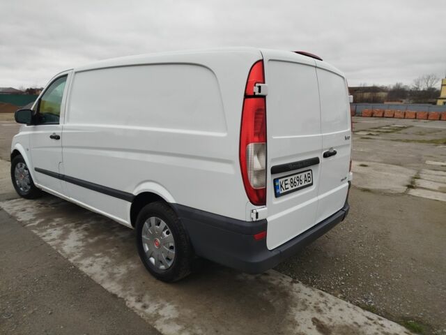 Белый Мерседес Вито, объемом двигателя 2.1 л и пробегом 300 тыс. км за 9800 $, фото 3 на Automoto.ua