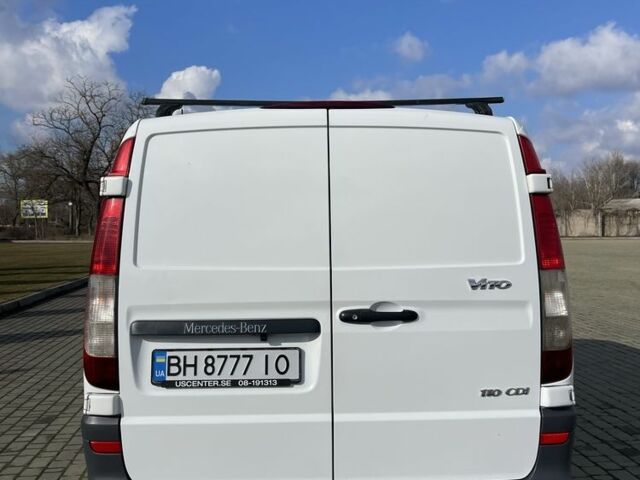 Белый Мерседес Вито, объемом двигателя 2.1 л и пробегом 300 тыс. км за 10800 $, фото 4 на Automoto.ua