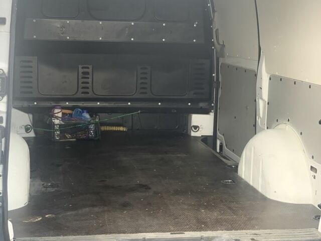 Белый Мерседес Вито, объемом двигателя 2.1 л и пробегом 300 тыс. км за 10800 $, фото 11 на Automoto.ua