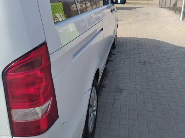 Білий Мерседес Віто, об'ємом двигуна 2.1 л та пробігом 320 тис. км за 14500 $, фото 5 на Automoto.ua