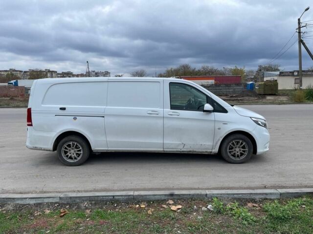 Білий Мерседес Віто, об'ємом двигуна 1.6 л та пробігом 100 тис. км за 19000 $, фото 2 на Automoto.ua