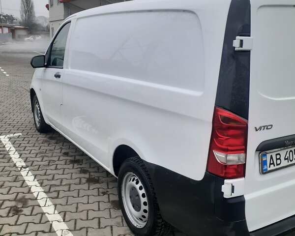 Белый Мерседес Вито, объемом двигателя 1.6 л и пробегом 135 тыс. км за 12999 $, фото 7 на Automoto.ua