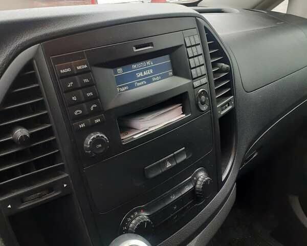 Белый Мерседес Вито, объемом двигателя 1.6 л и пробегом 135 тыс. км за 12999 $, фото 3 на Automoto.ua
