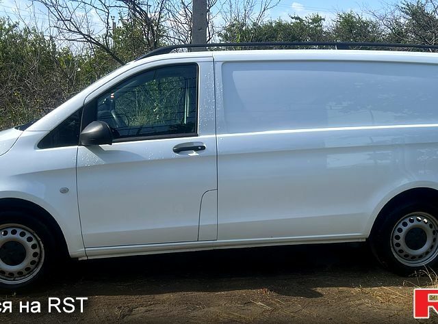 Белый Мерседес Вито, объемом двигателя 0 л и пробегом 55 тыс. км за 18000 $, фото 9 на Automoto.ua