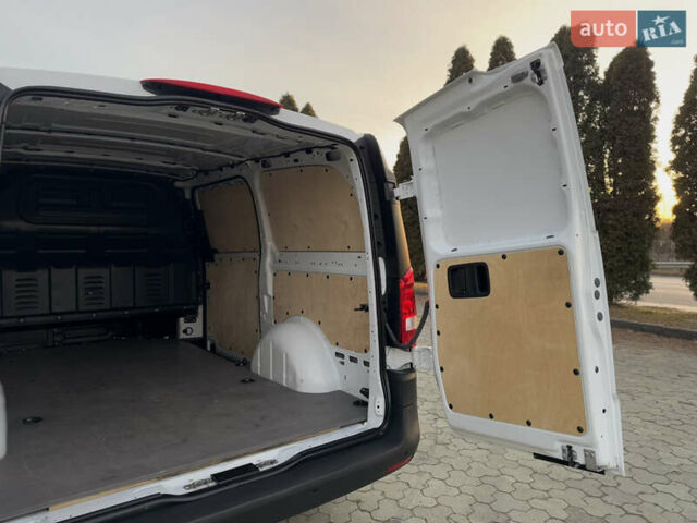 Білий Мерседес Віто, об'ємом двигуна 2.2 л та пробігом 135 тис. км за 18500 $, фото 39 на Automoto.ua