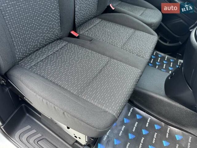 Белый Мерседес Вито, объемом двигателя 2 л и пробегом 225 тыс. км за 22900 $, фото 28 на Automoto.ua