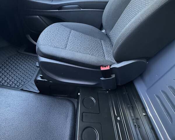 Мерседес Вито 2021 в Запорожье на Automoto.ua Белый Мерседес Вито, объемом двигателя 0 л и пробегом 93 тыс. км за 20900 $, фото 22 на Automoto.ua