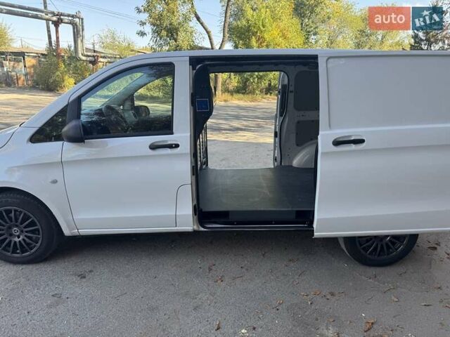 Мерседес Вито 2021 в Запорожье на Automoto.ua Белый Мерседес Вито, объемом двигателя 0 л и пробегом 93 тыс. км за 20900 $, фото 40 на Automoto.ua