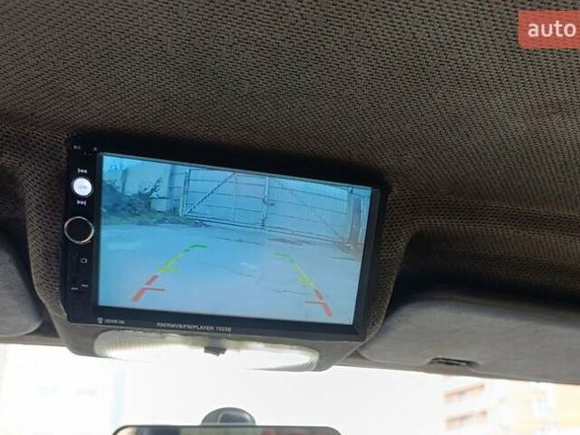 Белый Мерседес Вито, объемом двигателя 2.3 л и пробегом 460 тыс. км за 2500 $, фото 13 на Automoto.ua