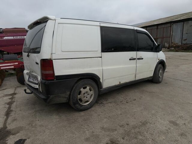 Белый Мерседес Вито, объемом двигателя 0 л и пробегом 333 тыс. км за 2200 $, фото 2 на Automoto.ua