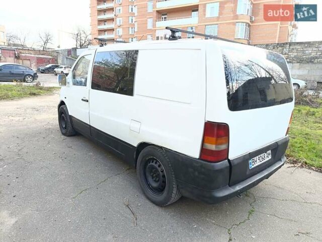 Белый Мерседес Вито, объемом двигателя 2.3 л и пробегом 460 тыс. км за 2500 $, фото 3 на Automoto.ua