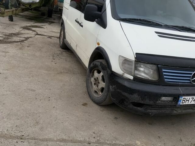 Белый Мерседес Вито, объемом двигателя 0 л и пробегом 333 тыс. км за 2200 $, фото 1 на Automoto.ua