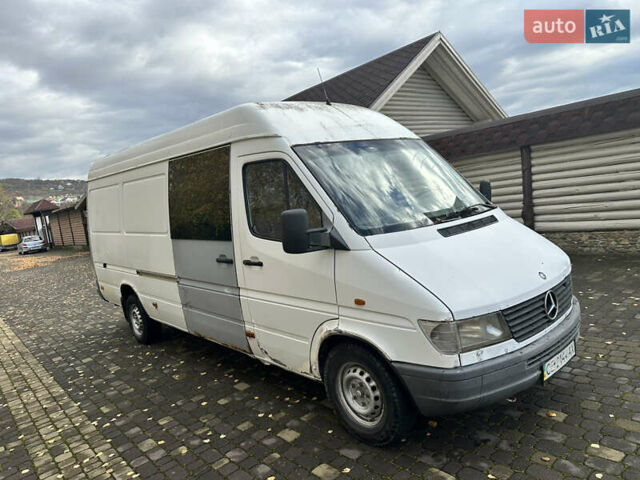 Белый Мерседес Вито, объемом двигателя 2.9 л и пробегом 816 тыс. км за 2999 $, фото 7 на Automoto.ua