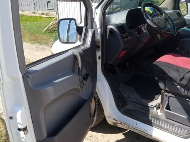 Белый Мерседес Вито, объемом двигателя 2.3 л и пробегом 200 тыс. км за 2300 $, фото 7 на Automoto.ua