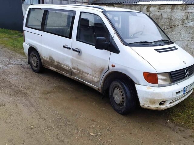 Белый Мерседес Вито, объемом двигателя 2.3 л и пробегом 700 тыс. км за 2000 $, фото 3 на Automoto.ua