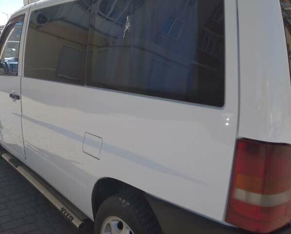Білий Мерседес Віто, об'ємом двигуна 2.3 л та пробігом 480 тис. км за 5500 $, фото 4 на Automoto.ua