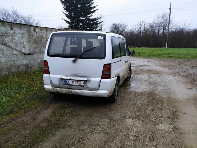 Белый Мерседес Вито, объемом двигателя 2.3 л и пробегом 700 тыс. км за 2000 $, фото 1 на Automoto.ua