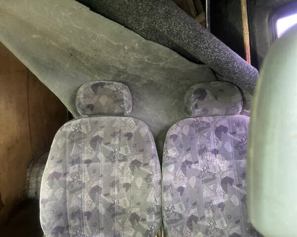 Белый Мерседес Вито, объемом двигателя 2.9 л и пробегом 816 тыс. км за 2999 $, фото 12 на Automoto.ua