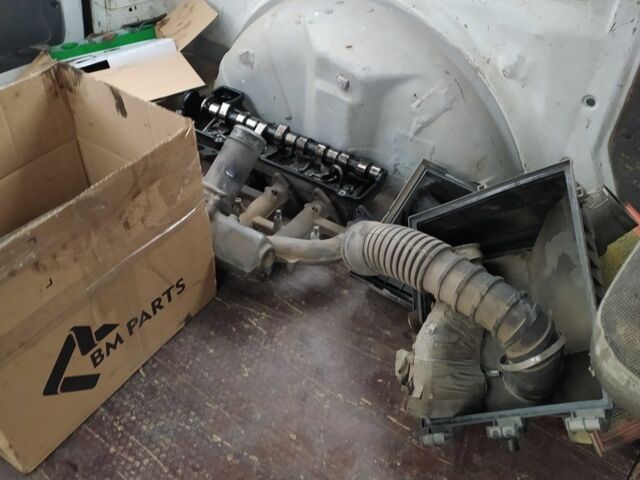 Белый Мерседес Вито, объемом двигателя 2.3 л и пробегом 700 тыс. км за 2000 $, фото 7 на Automoto.ua