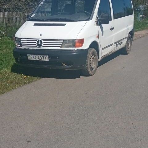 Белый Мерседес Вито, объемом двигателя 2.3 л и пробегом 500 тыс. км за 1000 $, фото 4 на Automoto.ua