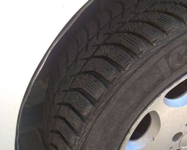 Білий Мерседес Віто, об'ємом двигуна 2.3 л та пробігом 480 тис. км за 5500 $, фото 2 на Automoto.ua