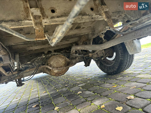 Белый Мерседес Вито, объемом двигателя 2.9 л и пробегом 816 тыс. км за 2999 $, фото 8 на Automoto.ua