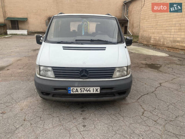 Белый Мерседес Вито, объемом двигателя 2.3 л и пробегом 497 тыс. км за 3500 $, фото 1 на Automoto.ua