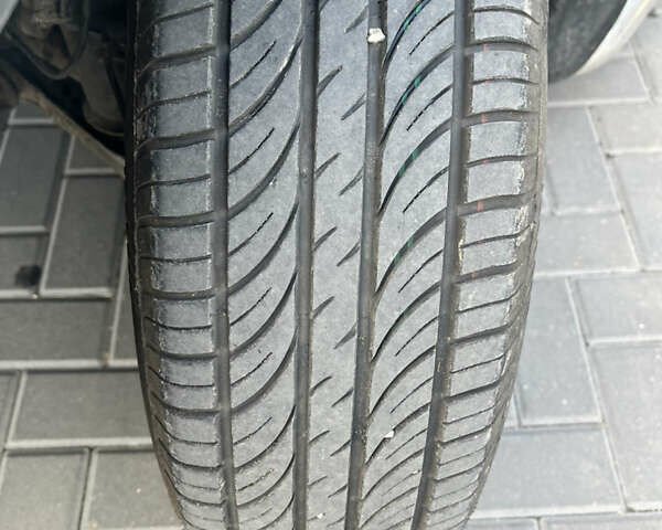 Білий Мерседес Віто, об'ємом двигуна 2.3 л та пробігом 605 тис. км за 5500 $, фото 5 на Automoto.ua