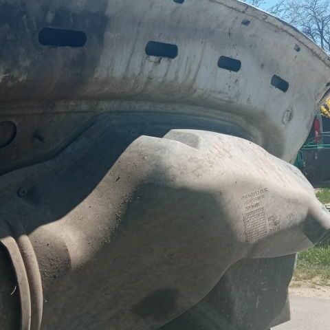 Белый Мерседес Вито, объемом двигателя 2.3 л и пробегом 500 тыс. км за 1000 $, фото 8 на Automoto.ua