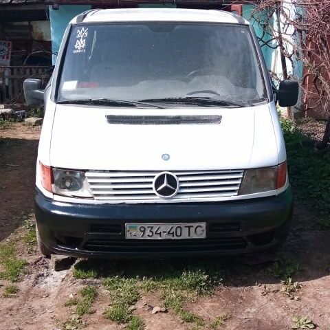 Белый Мерседес Вито, объемом двигателя 2.3 л и пробегом 500 тыс. км за 1000 $, фото 3 на Automoto.ua