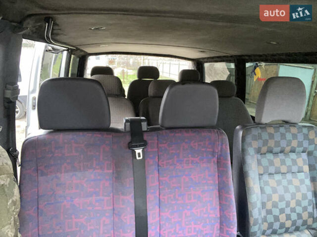 Белый Мерседес Вито, объемом двигателя 2.3 л и пробегом 497 тыс. км за 3500 $, фото 3 на Automoto.ua