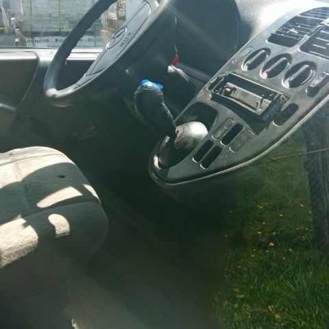 Белый Мерседес Вито, объемом двигателя 2.3 л и пробегом 500 тыс. км за 1000 $, фото 5 на Automoto.ua