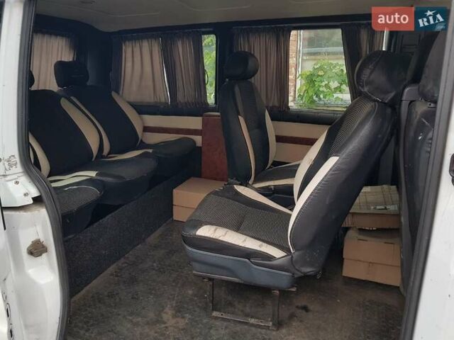 Білий Мерседес Віто, об'ємом двигуна 2.3 л та пробігом 300 тис. км за 2400 $, фото 5 на Automoto.ua