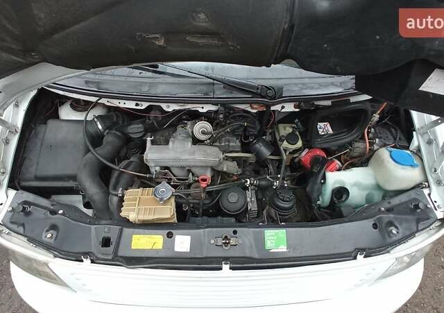 Білий Мерседес Віто, об'ємом двигуна 2.3 л та пробігом 355 тис. км за 6800 $, фото 17 на Automoto.ua