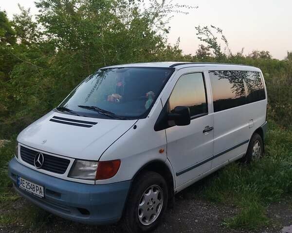 Белый Мерседес Вито, объемом двигателя 2.3 л и пробегом 550 тыс. км за 4300 $, фото 1 на Automoto.ua