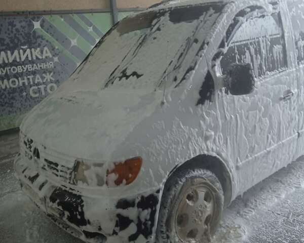 Белый Мерседес Вито, объемом двигателя 2.3 л и пробегом 588 тыс. км за 2800 $, фото 1 на Automoto.ua