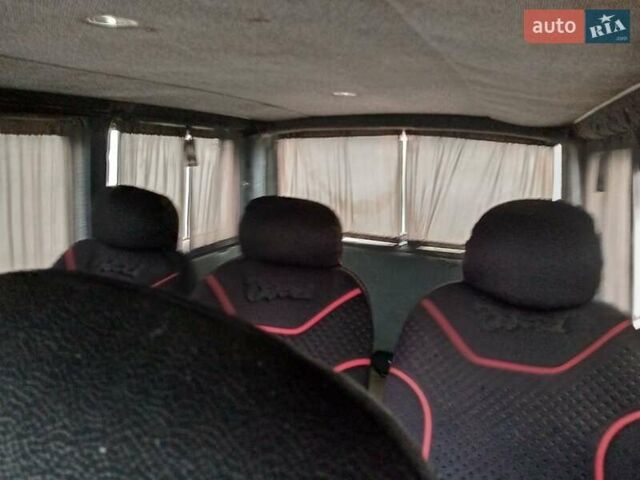 Белый Мерседес Вито, объемом двигателя 2.3 л и пробегом 300 тыс. км за 2500 $, фото 5 на Automoto.ua