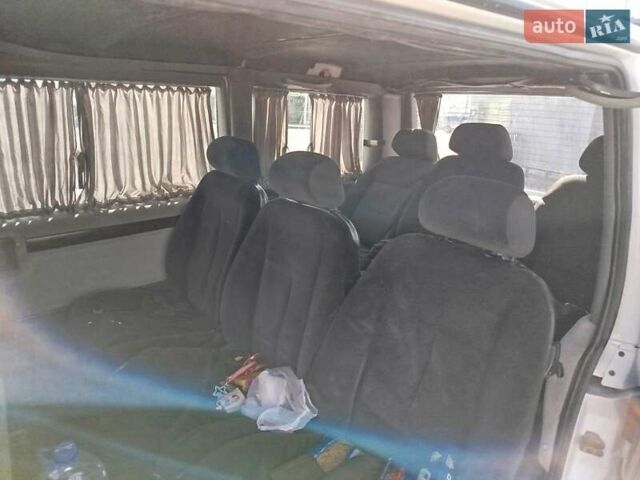 Белый Мерседес Вито, объемом двигателя 2.3 л и пробегом 388 тыс. км за 3500 $, фото 9 на Automoto.ua