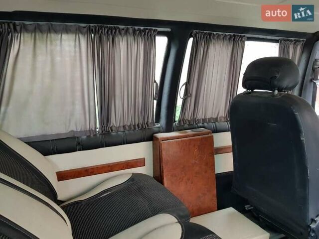 Білий Мерседес Віто, об'ємом двигуна 2.3 л та пробігом 300 тис. км за 2400 $, фото 6 на Automoto.ua
