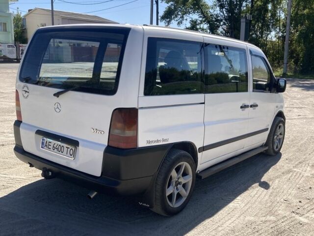 Белый Мерседес Вито, объемом двигателя 2.1 л и пробегом 380 тыс. км за 4300 $, фото 3 на Automoto.ua