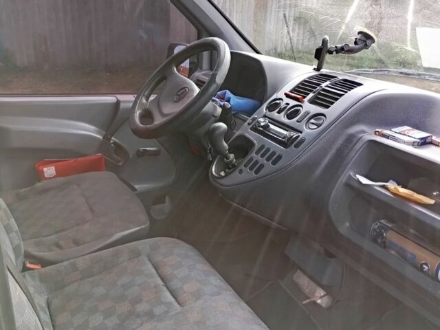 Белый Мерседес Вито, объемом двигателя 2.2 л и пробегом 70 тыс. км за 3083 $, фото 4 на Automoto.ua