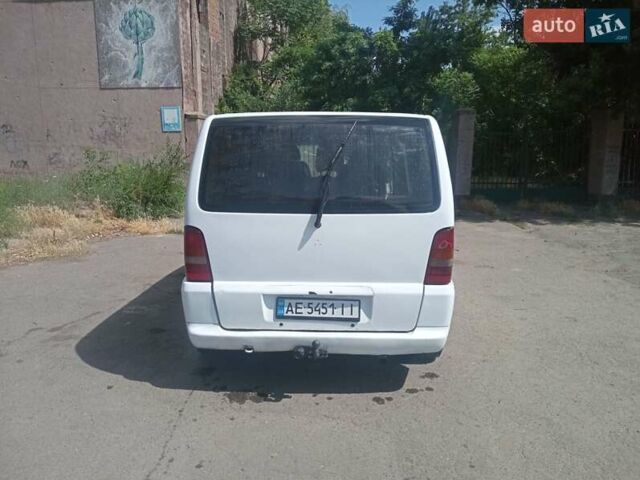 Белый Мерседес Вито, объемом двигателя 2.2 л и пробегом 475 тыс. км за 3800 $, фото 8 на Automoto.ua