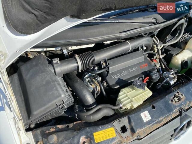 Білий Мерседес Віто, об'ємом двигуна 2.15 л та пробігом 274 тис. км за 4999 $, фото 21 на Automoto.ua