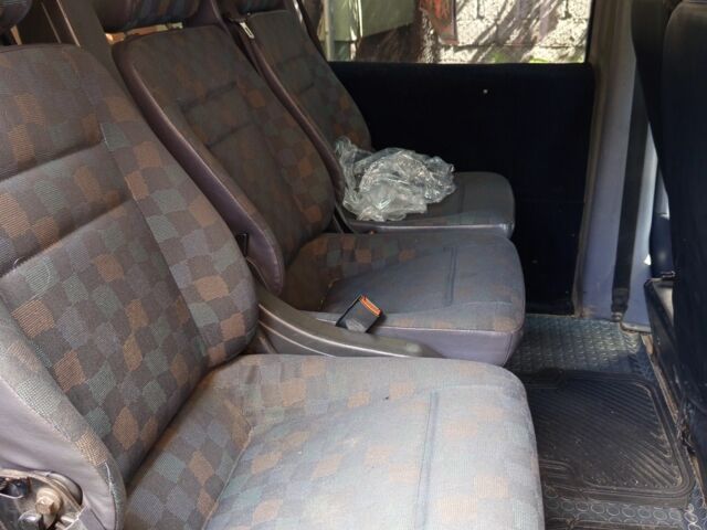 Белый Мерседес Вито, объемом двигателя 2.3 л и пробегом 2 тыс. км за 2700 $, фото 5 на Automoto.ua